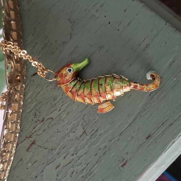 Vintage 70s Hinged Enameled Sea Horse Statement Necklace - Picture 5 of 6